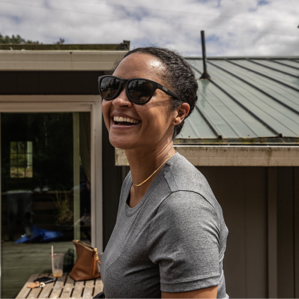 topsail-sunglasses_matteBlack-polarizedGrayGreen_ls01