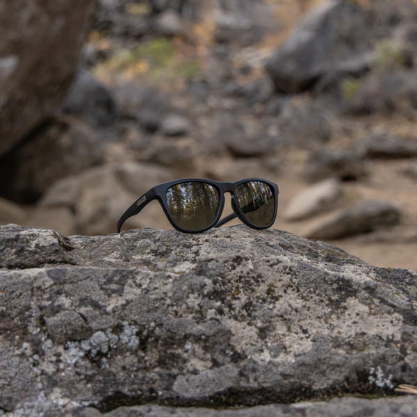 topsail-sunglasses_matteBlack-polarizedGrayGreen_ls02